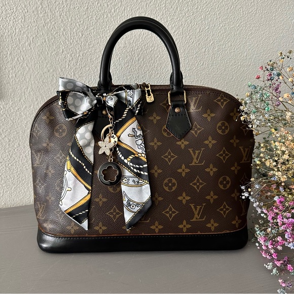 Louis Vuitton Handbags - ❤️‍🔥 AUTHENTIC Louis Vuitton Alma PM ❤️‍🔥